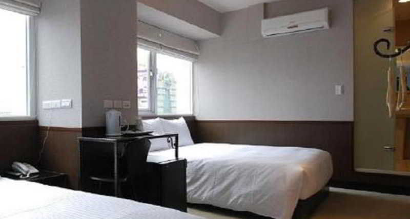 Hotel 6 - Ximen Тайпей Екстериор снимка